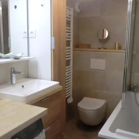 Tres Beau Duplex Avec Climatisation Et Piscine
