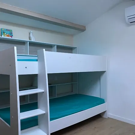 Daire Tres Beau Duplex Avec Climatisation Et Piscine Grabels