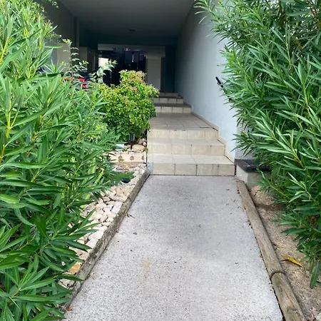 Daire Tres Beau Duplex Avec Climatisation Et Piscine Grabels