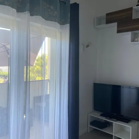 Tres Beau Duplex Avec Climatisation Et Piscine